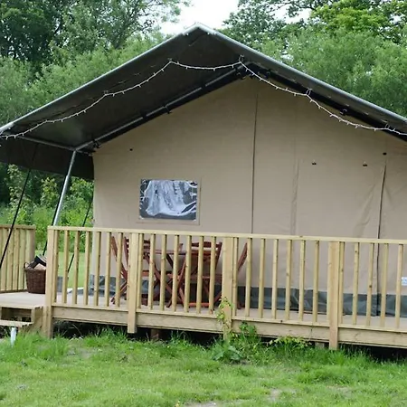 Lodge Canadian Fields York