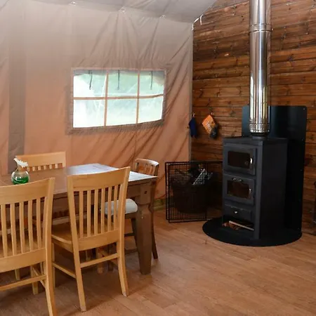 Canadian Fields * يورك